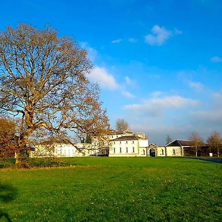 Westgate House 3*