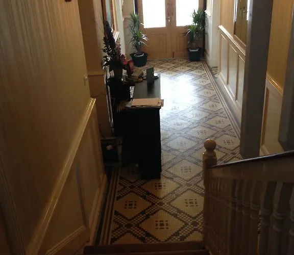 לינה וארוחת בוקר Westgate House Strokestown